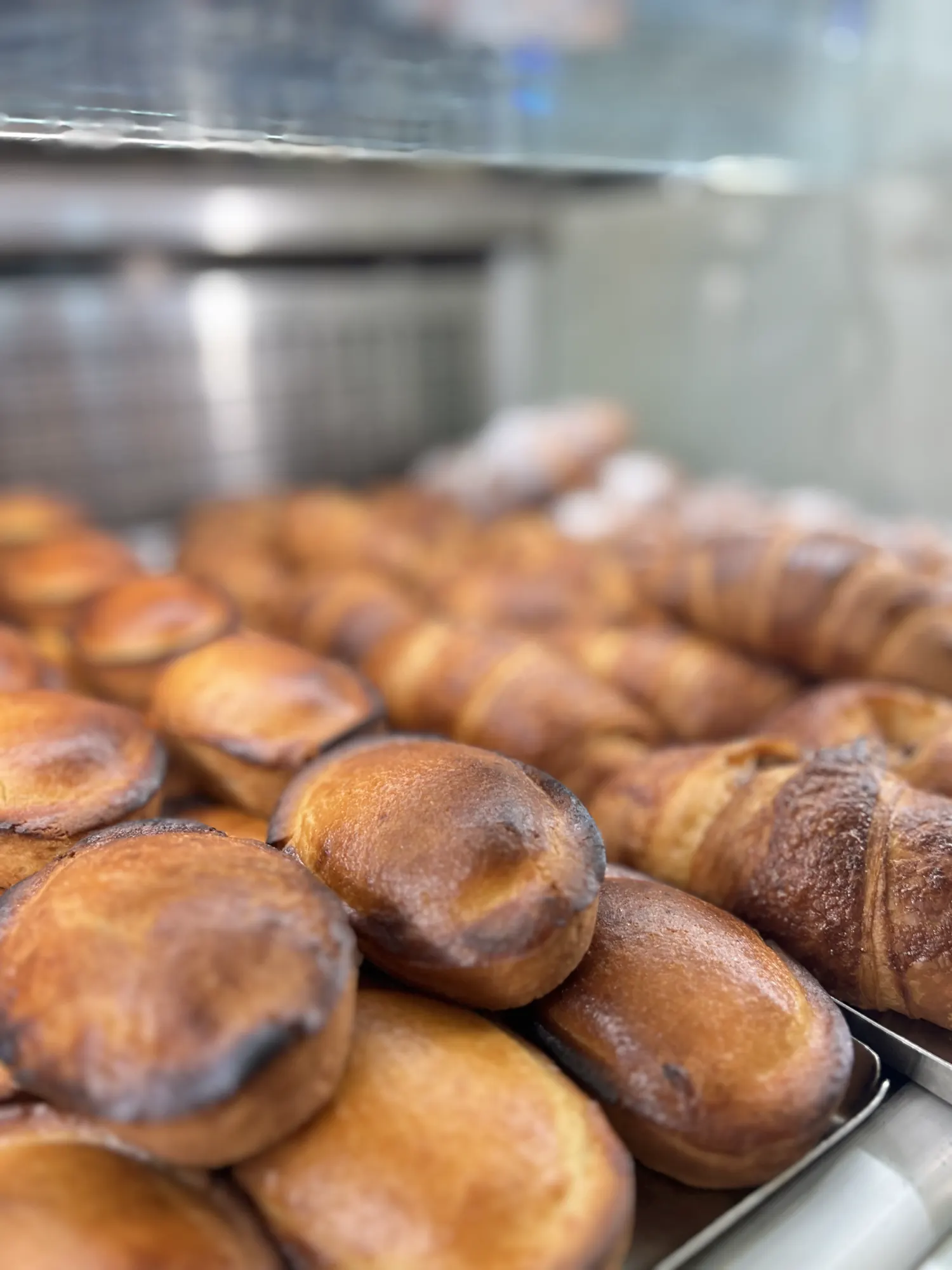 Cornetti e pasticciotti nel banco colazione di People Is You